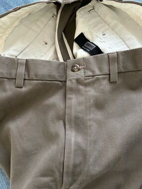 Haggar  men’s slacks. Size 34,29 the elastic on one side is gently used